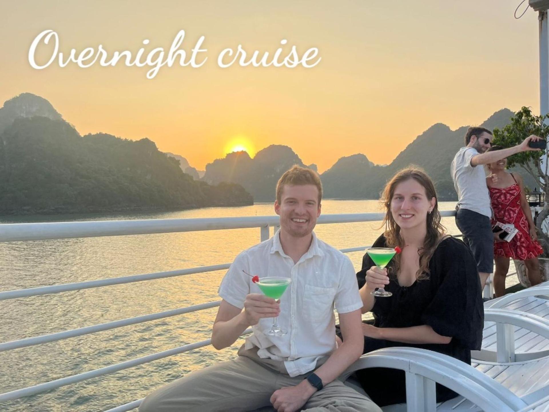 Bbq Hostel Ha Long Bagian luar foto